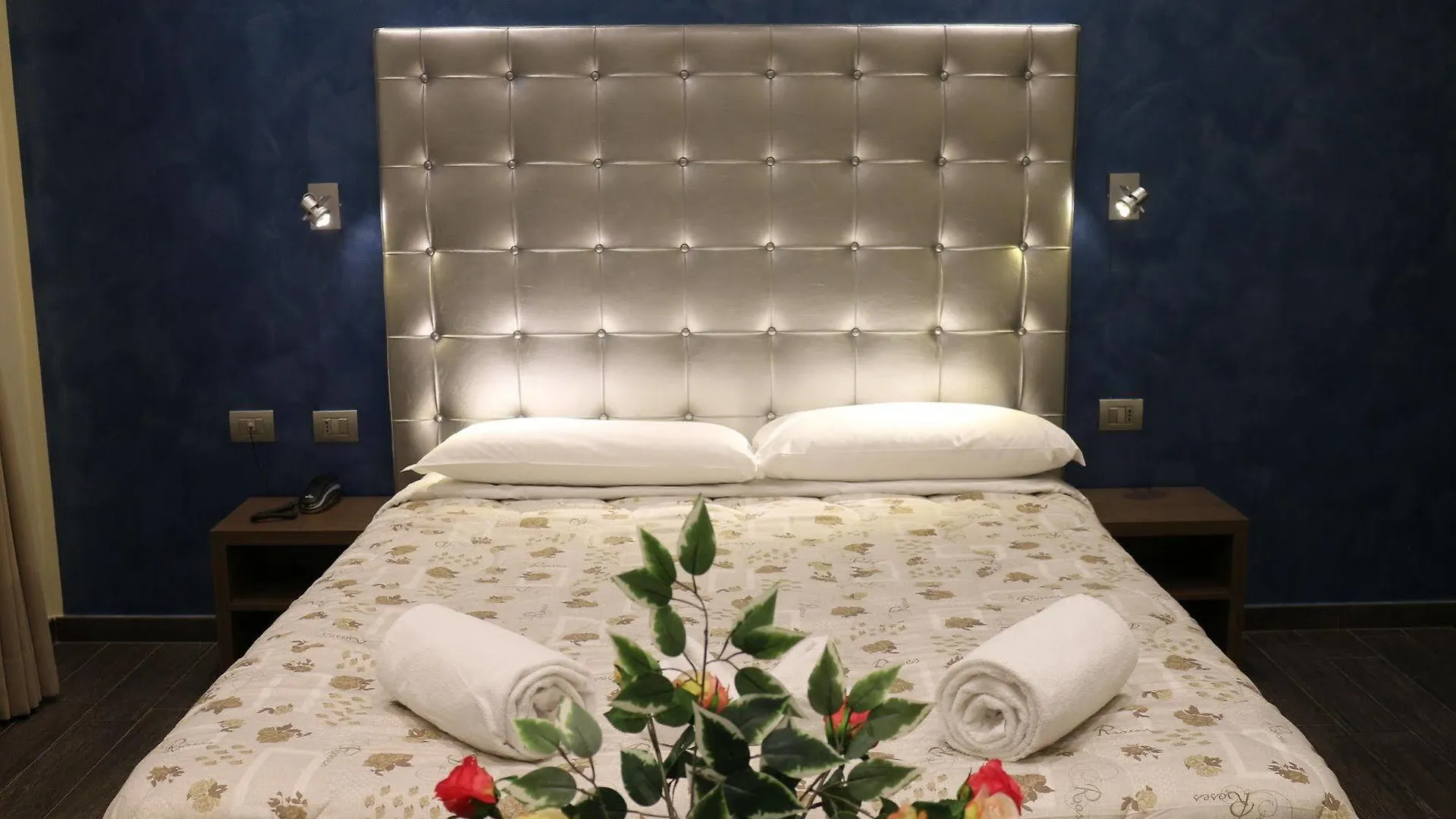 Hotel La Madonnina Milan 3*,